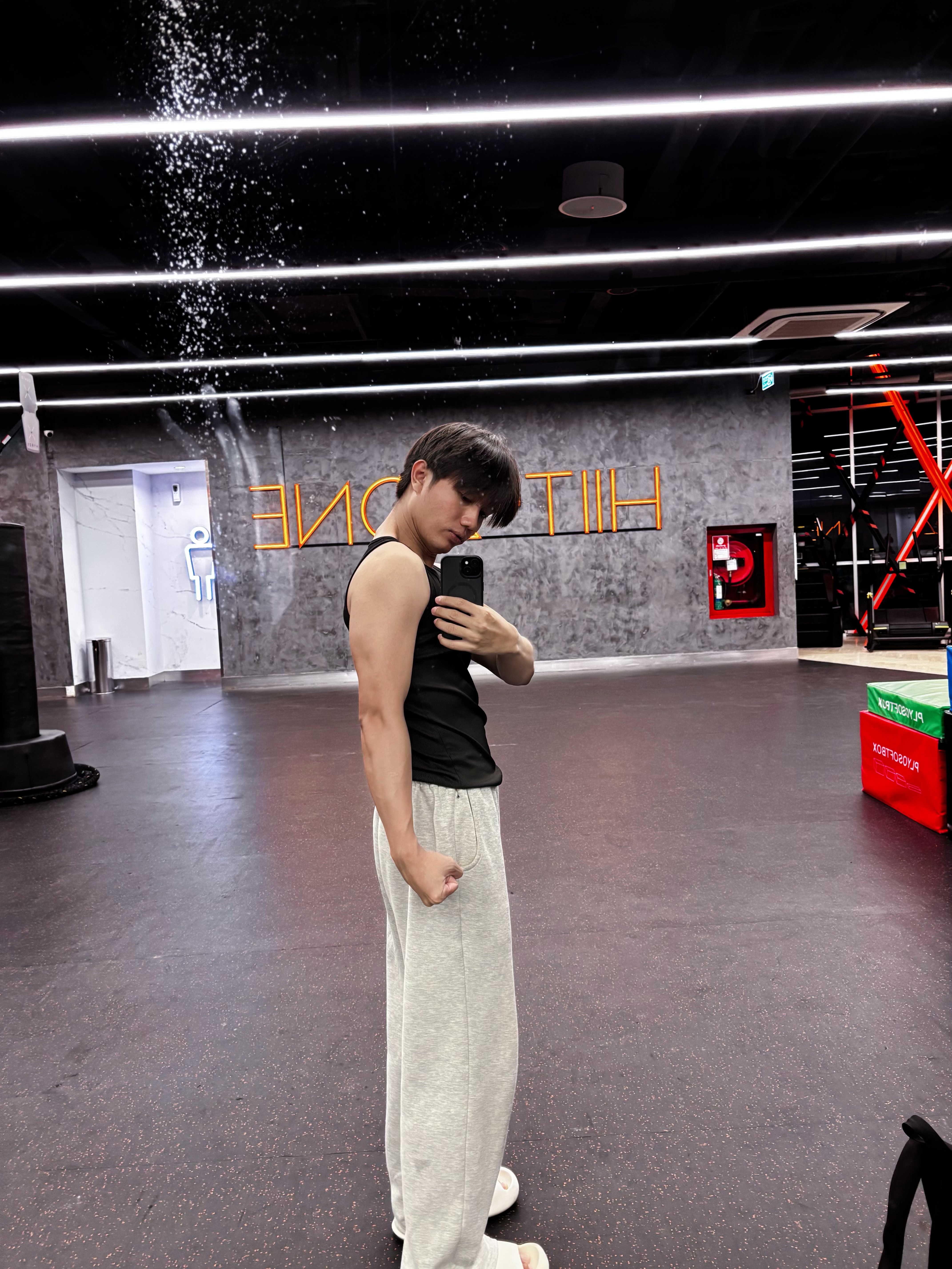 NINE · 男技师 · Mandel Spa · 曼谷 (照片 2)